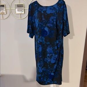 Connected Apparel woman’s  Blue & black Floral Dress, SS, ruched waist plus 20W